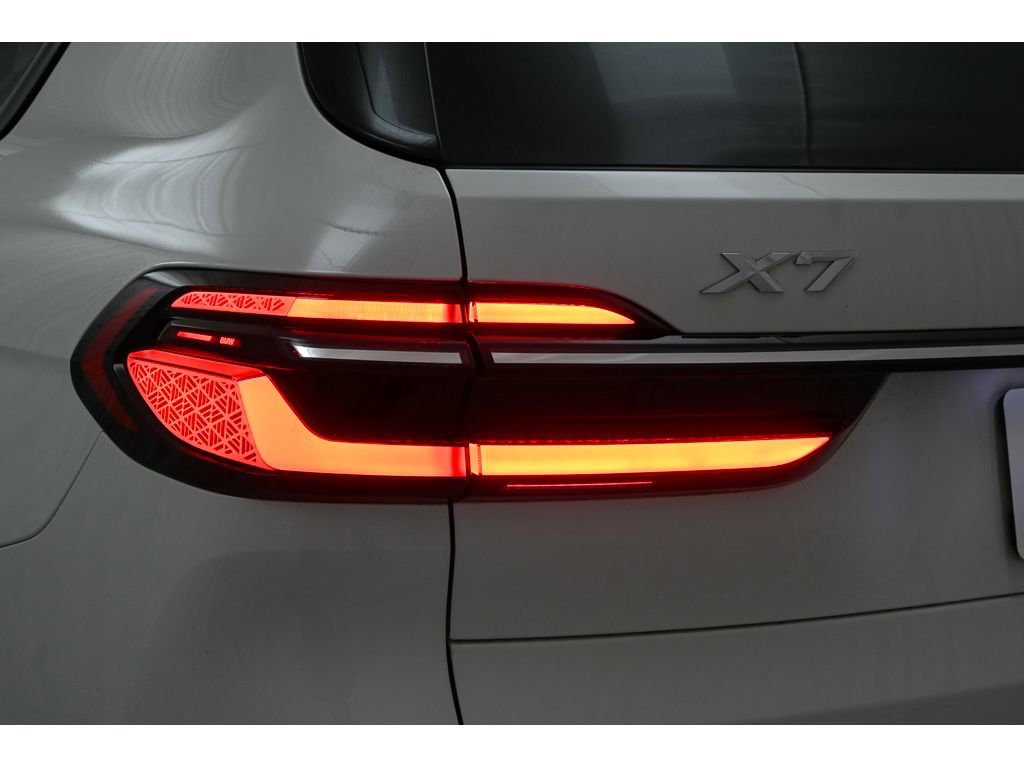 Used 2025 BMW X7 xDrive40i w/ Executive Package image 26