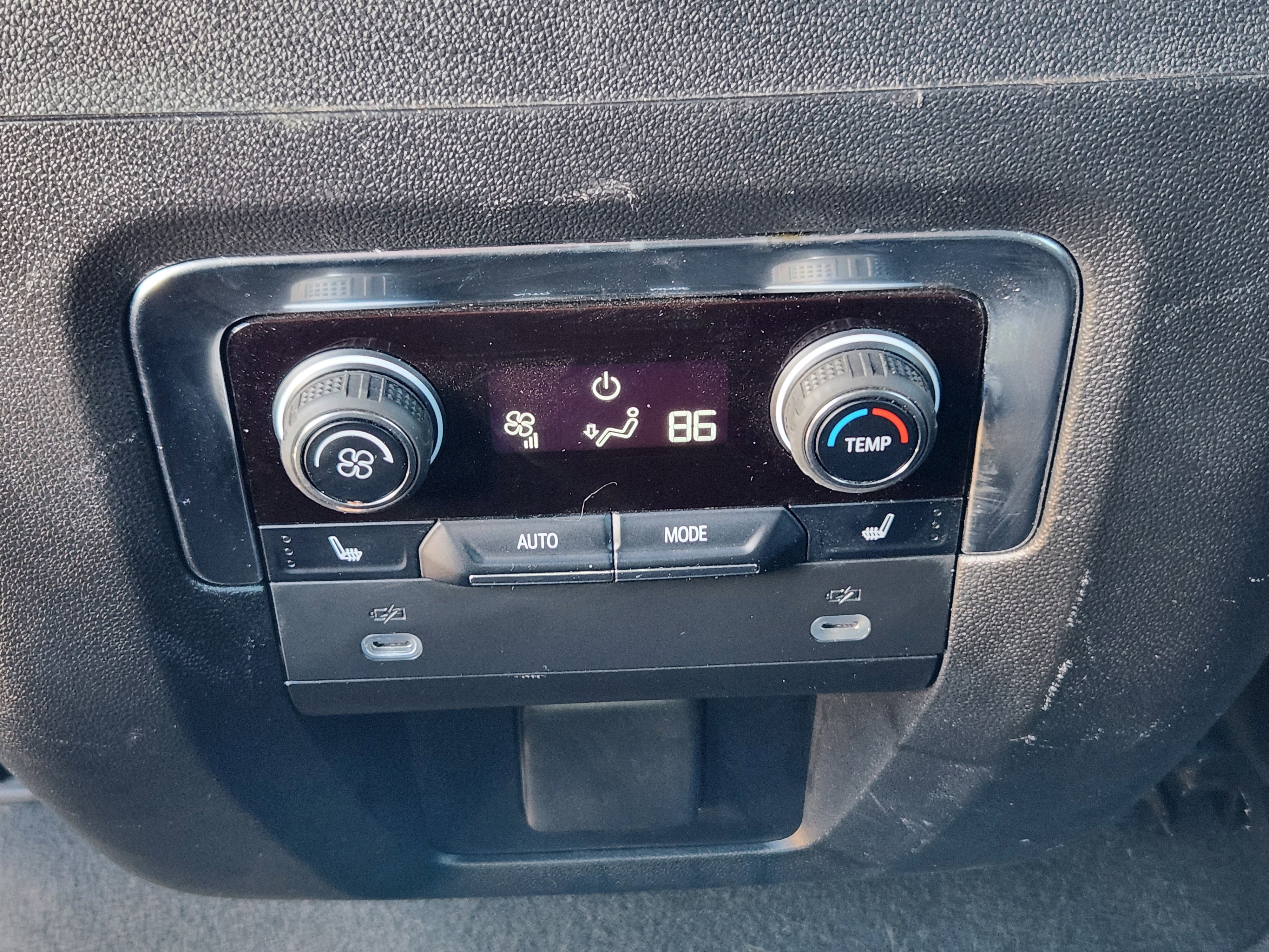 Used 2024 Chevrolet Tahoe Premier AWD/4WD image 18