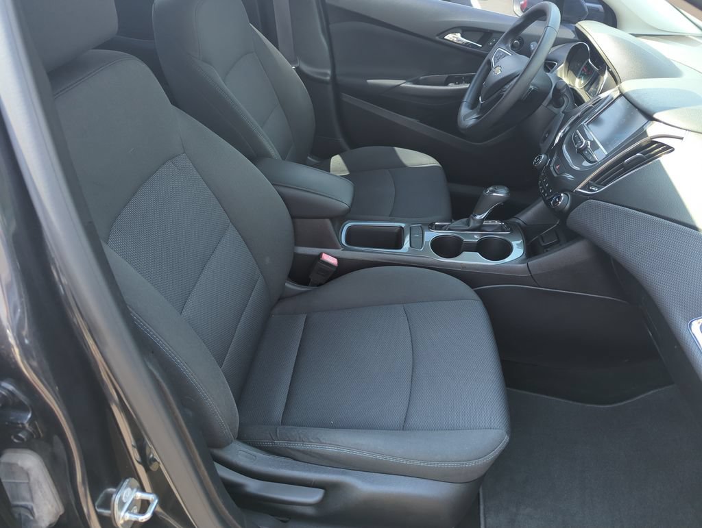 Used 2017 Chevrolet Cruze LT w/ Convenience Package FWD image 35