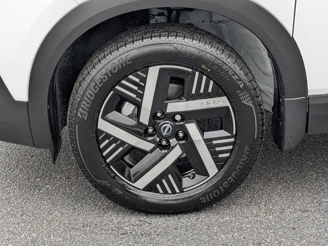 New 2026 Nissan Kicks SV w/ SV Premium Package FWD image 10