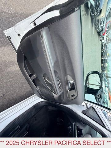 Certified 2025 Chrysler Pacifica Select image 20