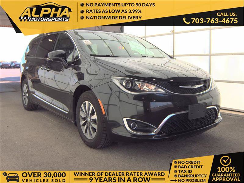 Used 2020 Chrysler Pacifica Touring-L FWD image 1