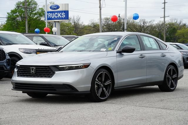 Used 2025 Honda Accord Sport image 3