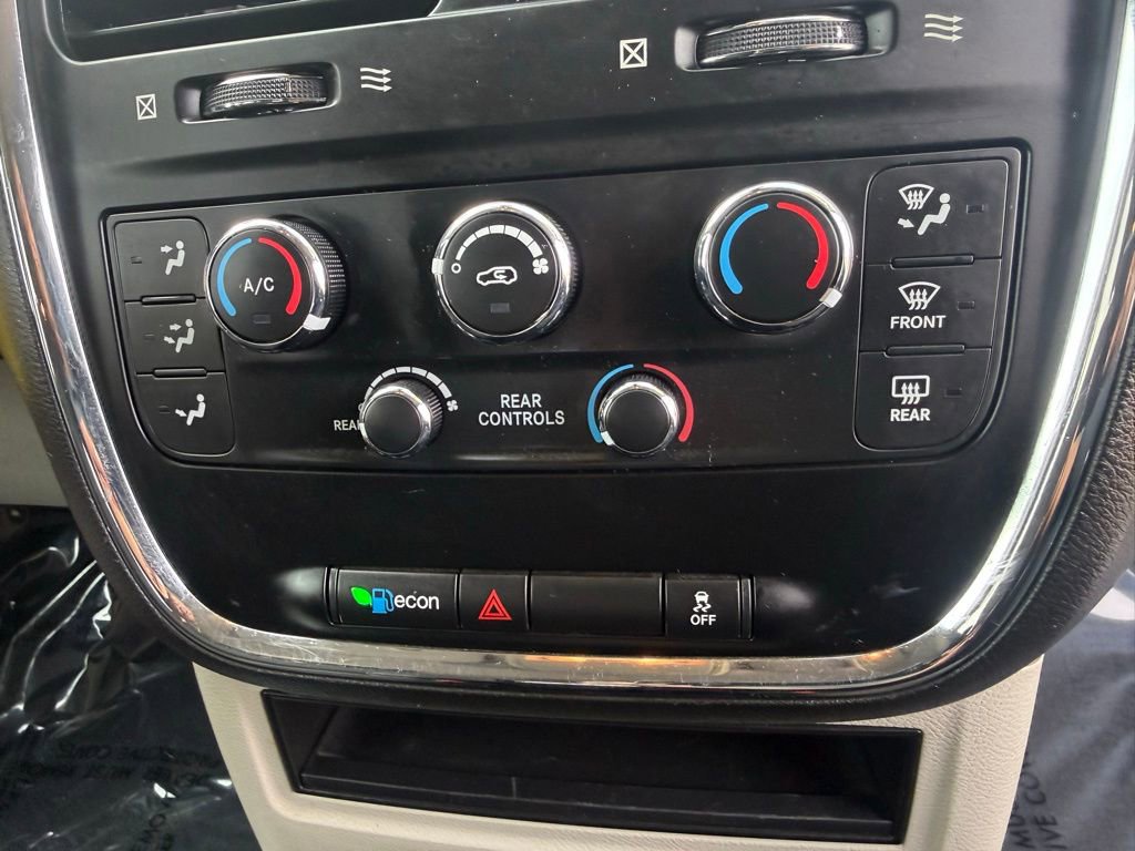 Used 2018 Dodge Grand Caravan SE w/ UConnect Hands-Free Group image 57