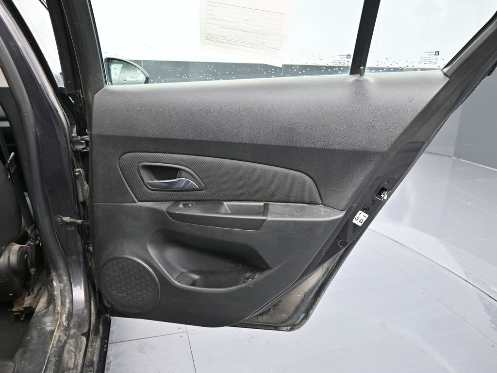 Used 2015 Chevrolet Cruze LT image 35