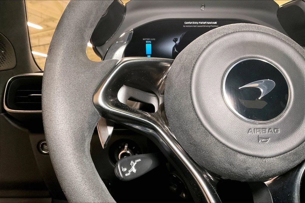 Used 2023 McLaren Artura image 23