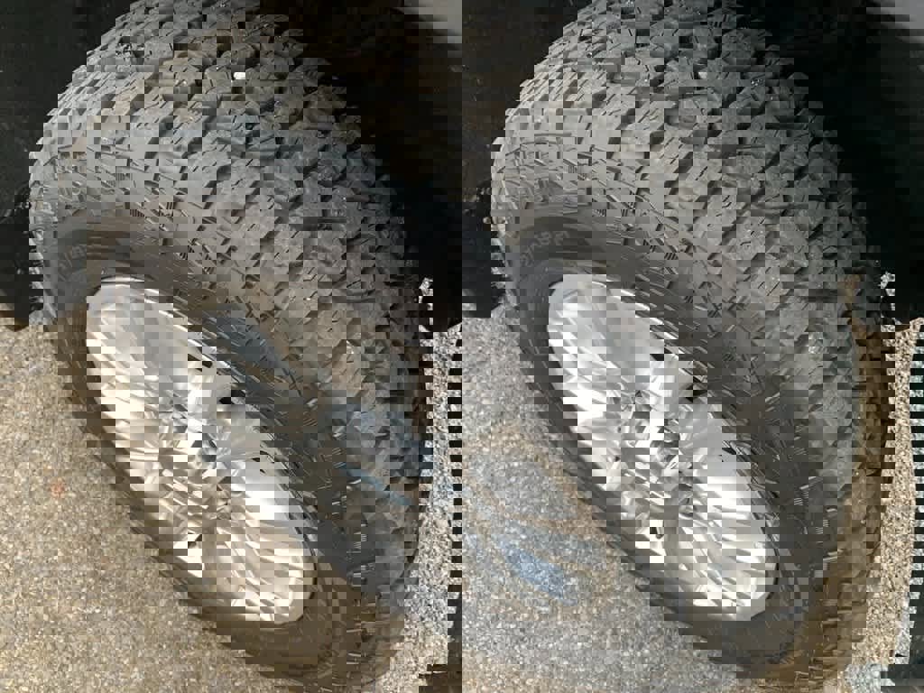 Used 2020 Chevrolet Silverado 2500 High Country w/ Z71 Off-Road Package image 9