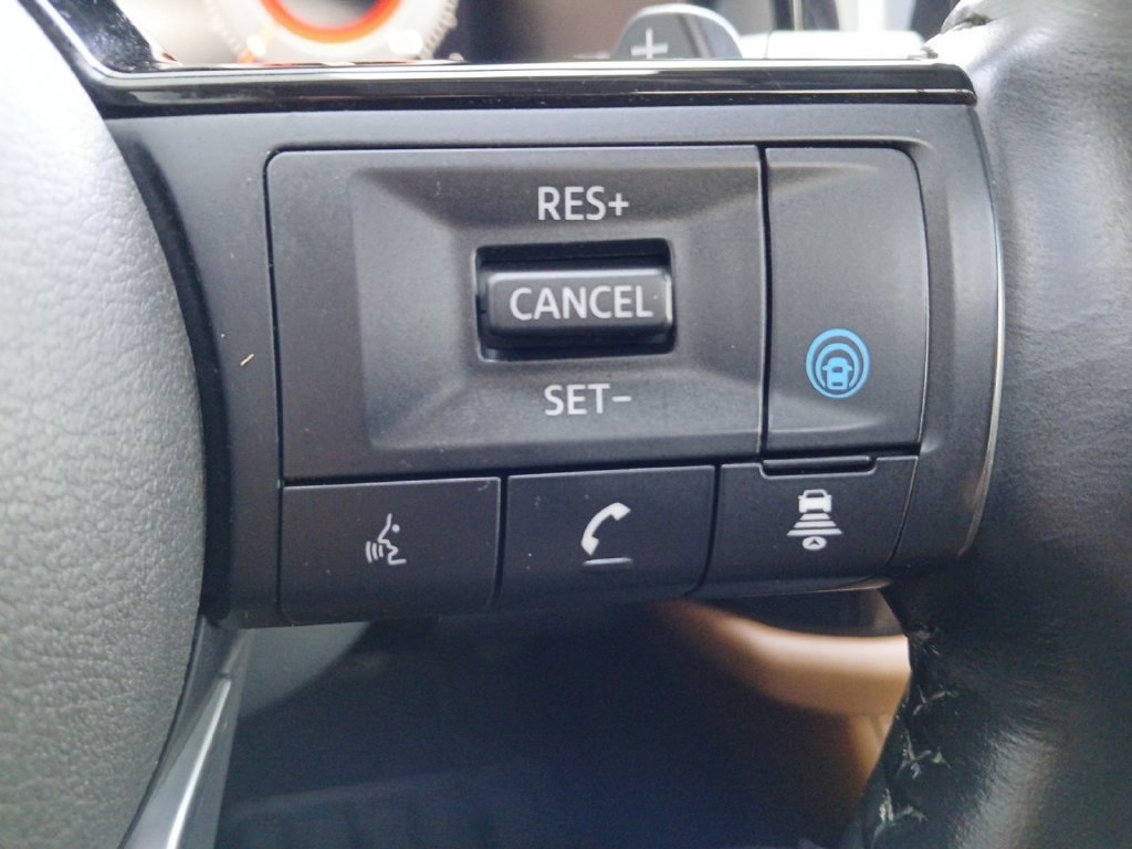 Used 2023 Nissan Pathfinder Platinum w/ Cargo Package FWD image 25