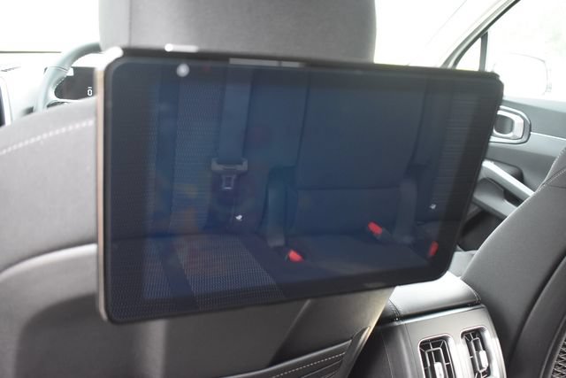 New 2026 Kia Sorento LX FWD image 19
