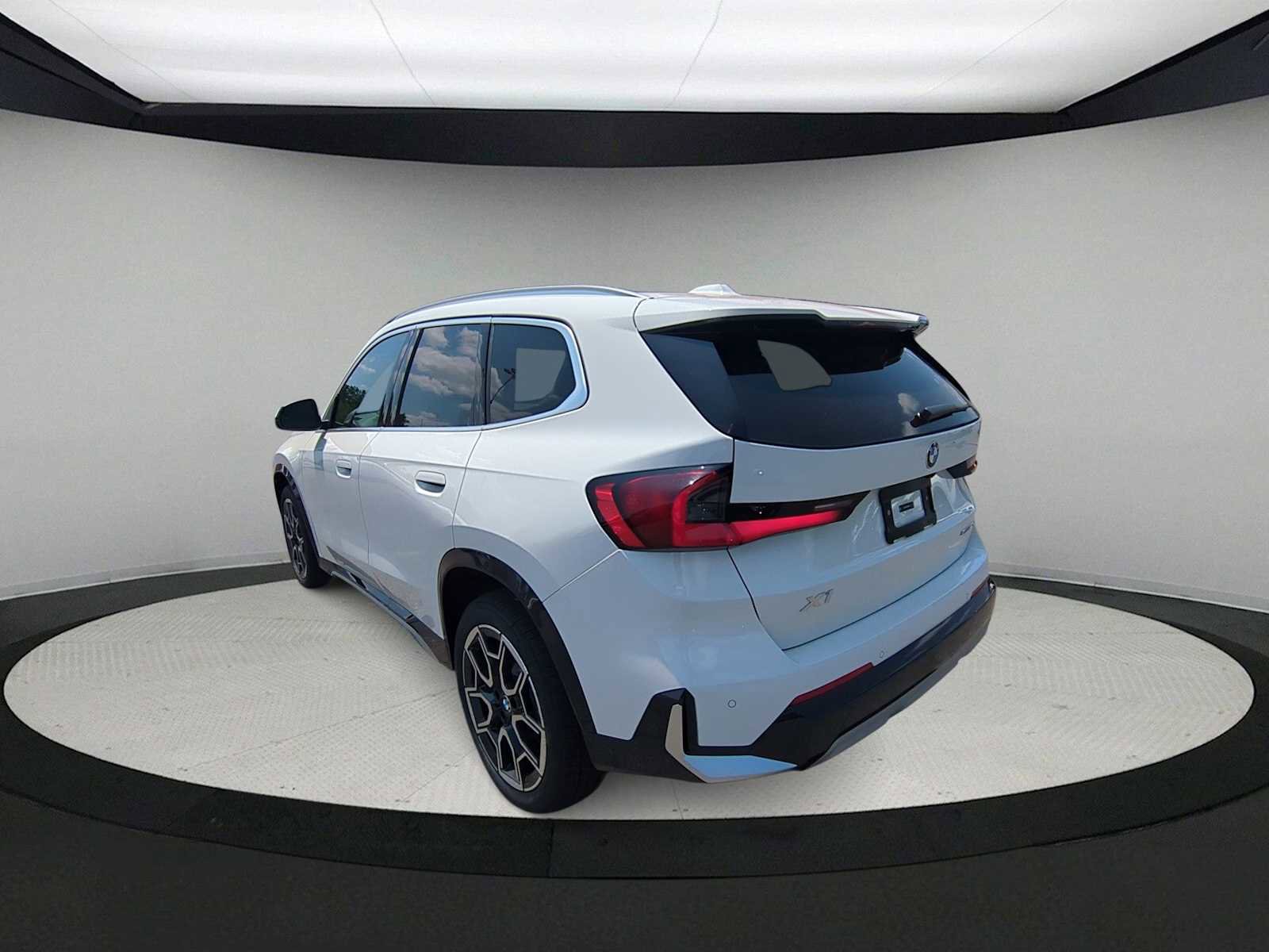 Used 2025 BMW X1 xDrive28i w/ Technology Package AWD/4WD image 6