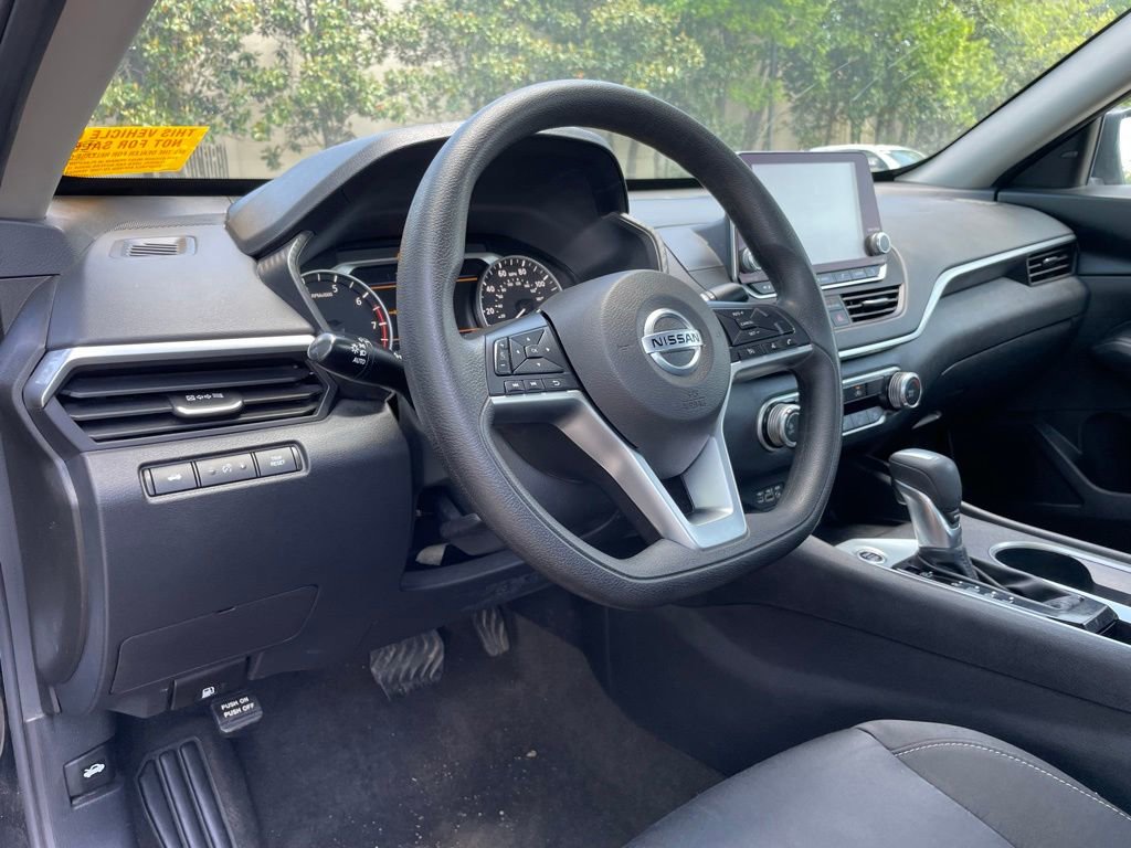 Used 2022 Nissan Altima 2.5 SV FWD image 9