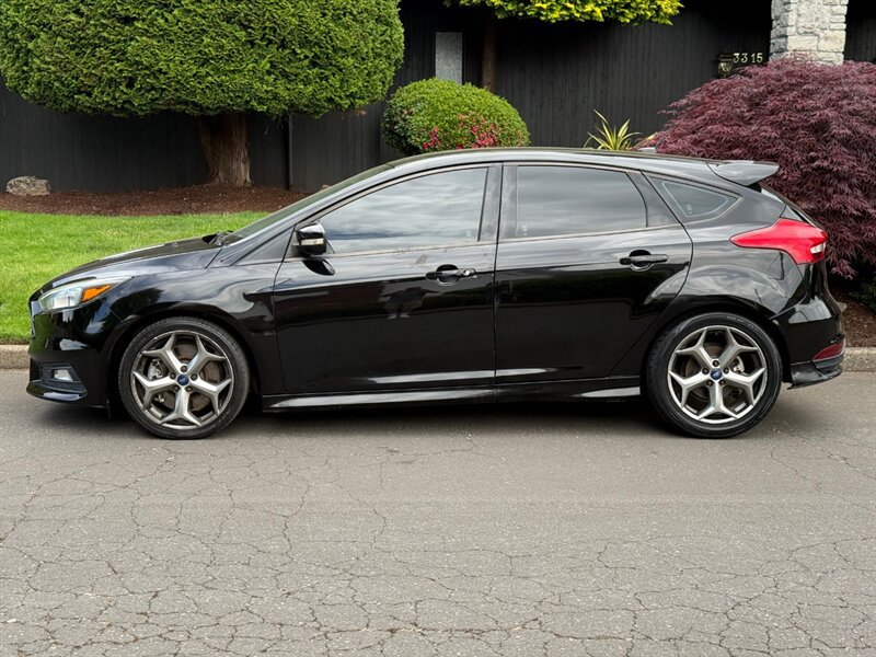 Used 2017 Ford Focus ST FWD image 2