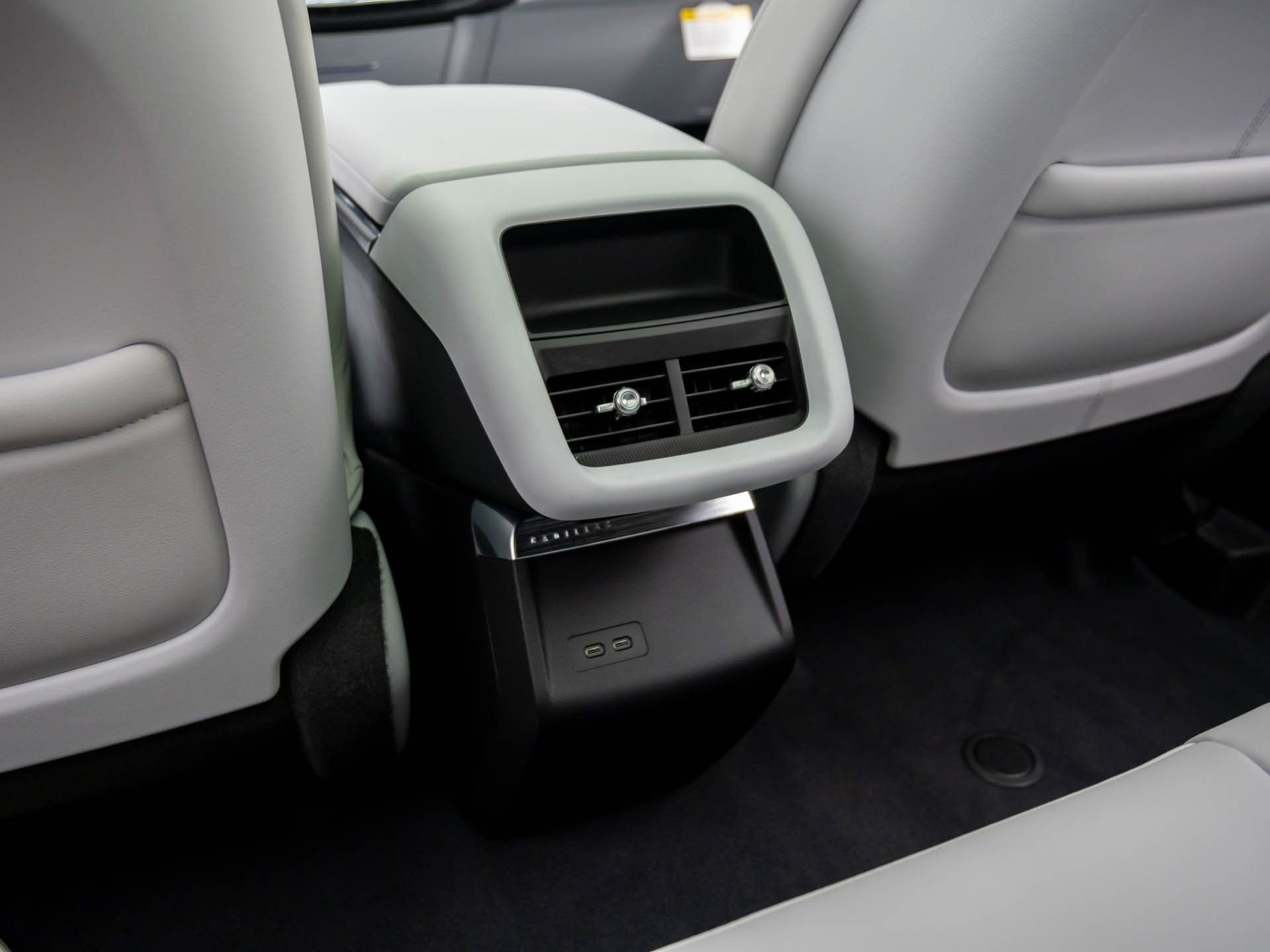 New 2026 Cadillac Lyriq Luxury image 17