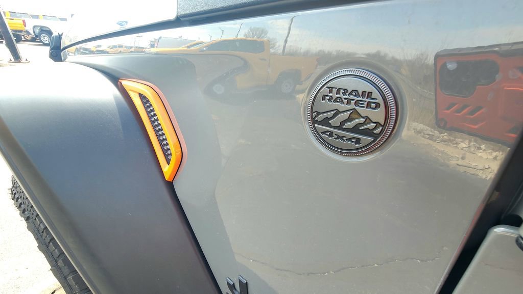 Used 2022 Jeep Gladiator Sport image 38