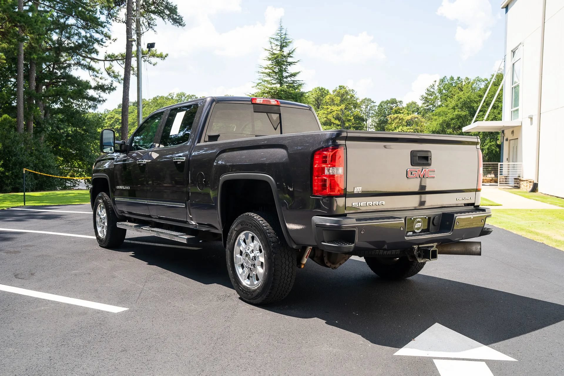 Used 2015 GMC Sierra 3500 Denali w/ Duramax Plus Package AWD/4WD image 6