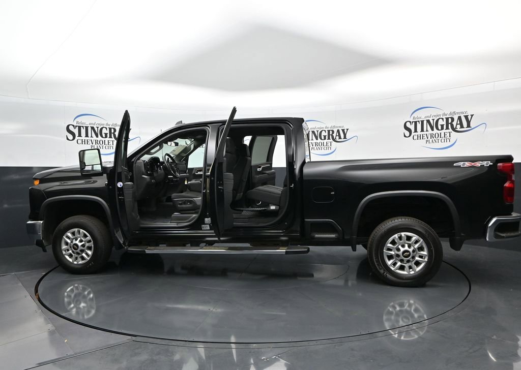 Used 2025 Chevrolet Silverado 2500 LT w/ Convenience Package image 28