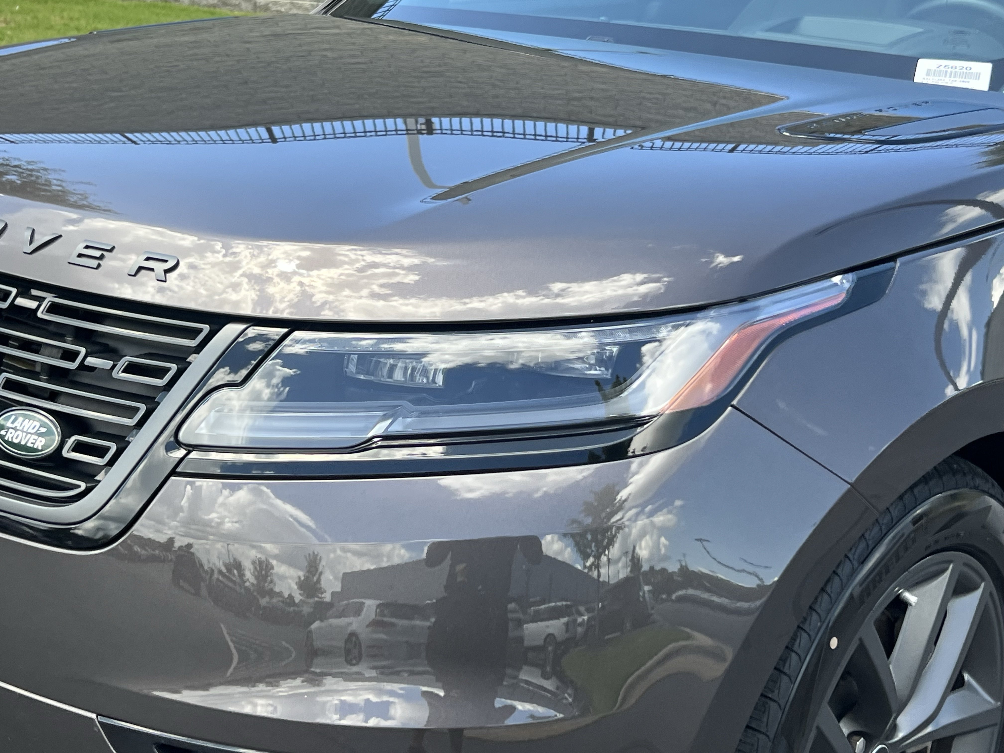 Certified 2026 Land Rover Range Rover Velar Dynamic SE AWD/4WD image 12