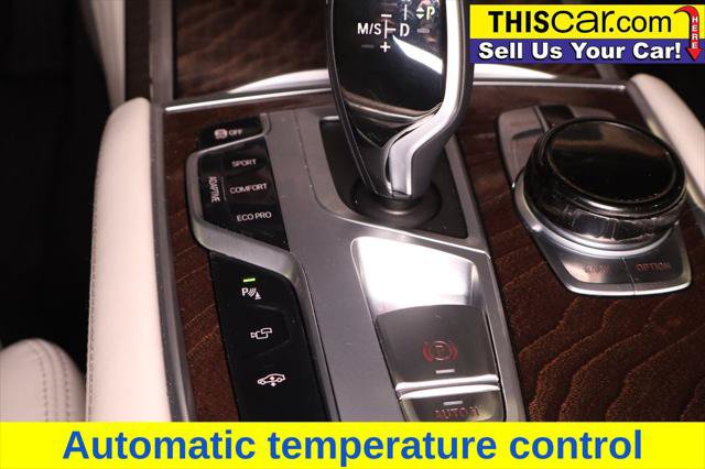 Used 2021 BMW 750i xDrive w/ Executive Package AWD/4WD image 21