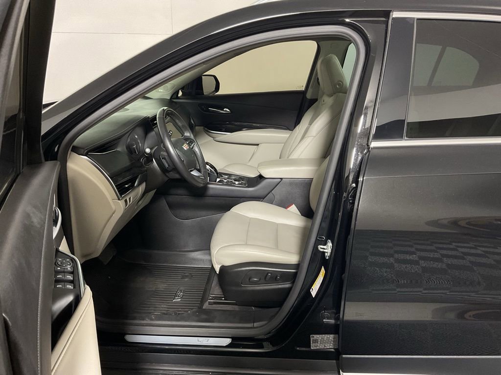 Used 2020 Cadillac XT4 Premium Luxury w/ Driver Awareness Package image 20