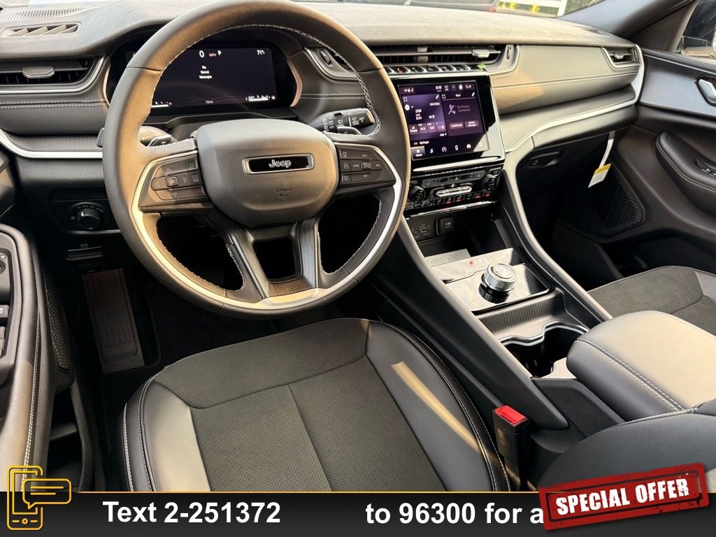 New 2025 Jeep Grand Cherokee L Altitude image 6