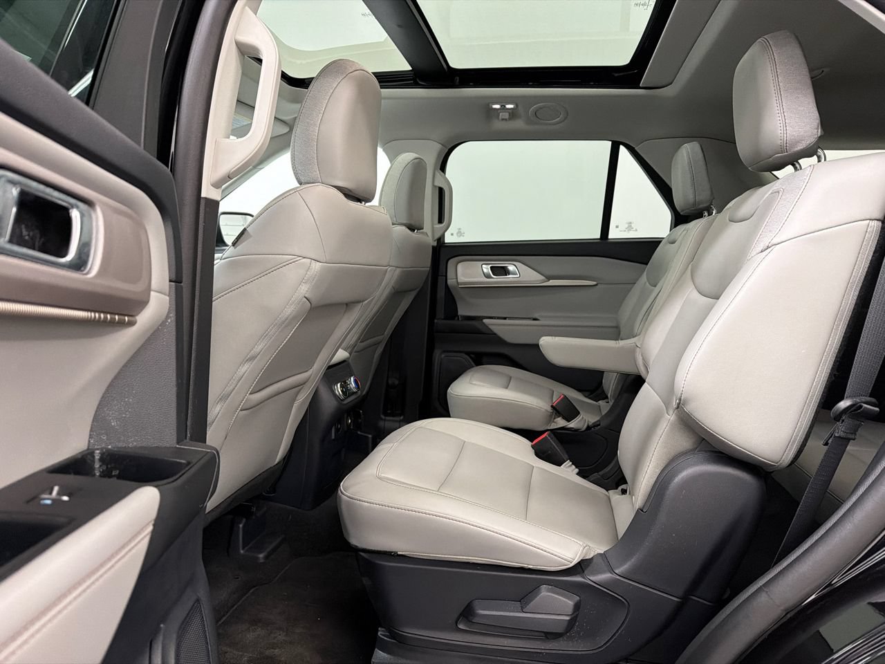 New 2026 Ford Explorer Active w/ Active Comfort Package AWD/4WD image 18