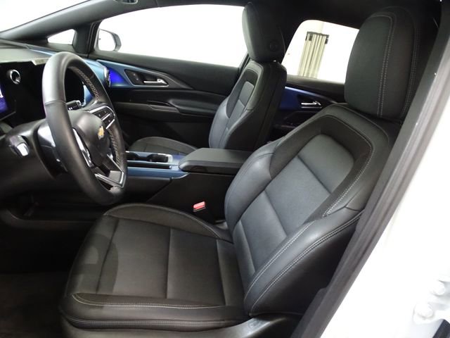 Used 2025 Chevrolet Equinox EV LT w/ Convenience Package FWD image 2