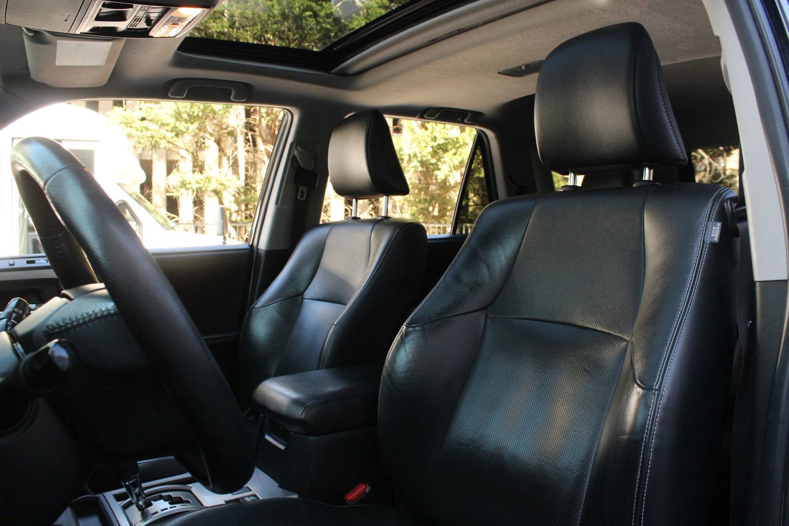 Used 2018 Toyota 4Runner Limited AWD/4WD image 13