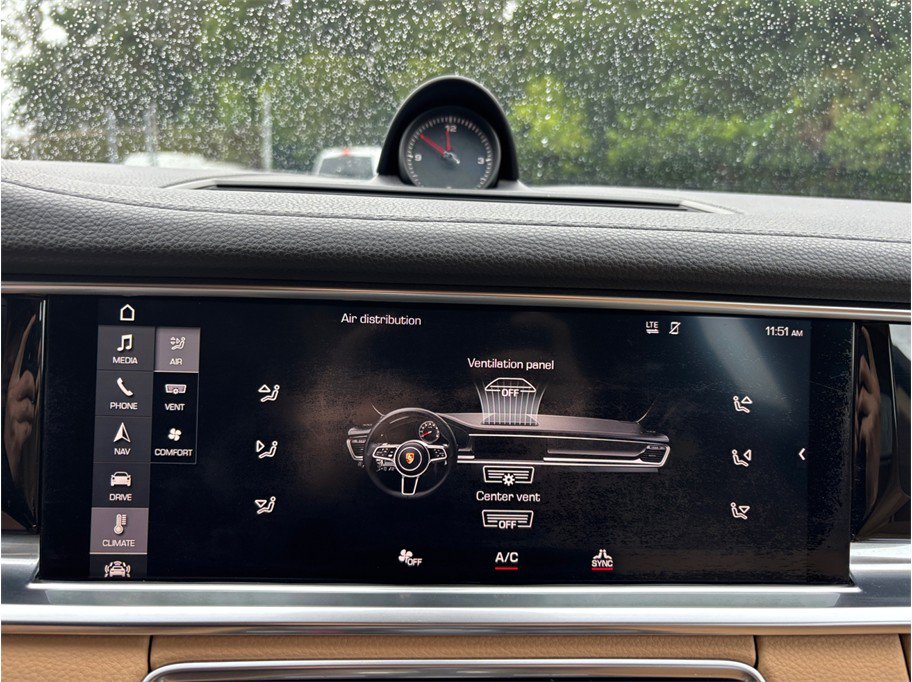 Used 2017 Porsche Panamera 4 AWD/4WD image 32