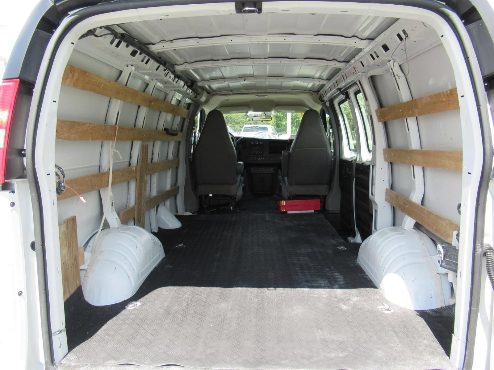 Used 2021 GMC Savana 2500 w/ Driver Convenience Package RWD image 19
