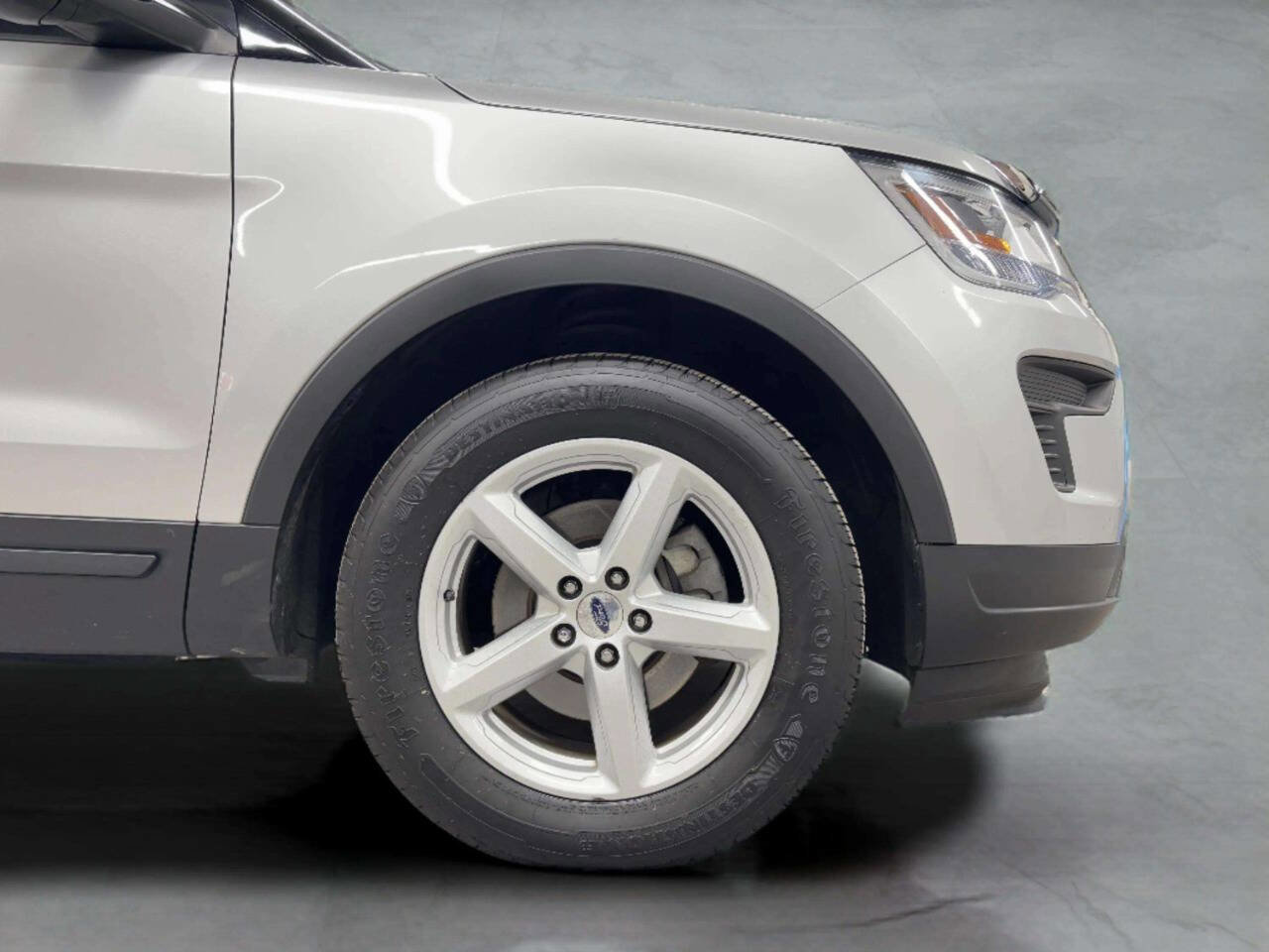 Used 2018 Ford Explorer FWD image 9