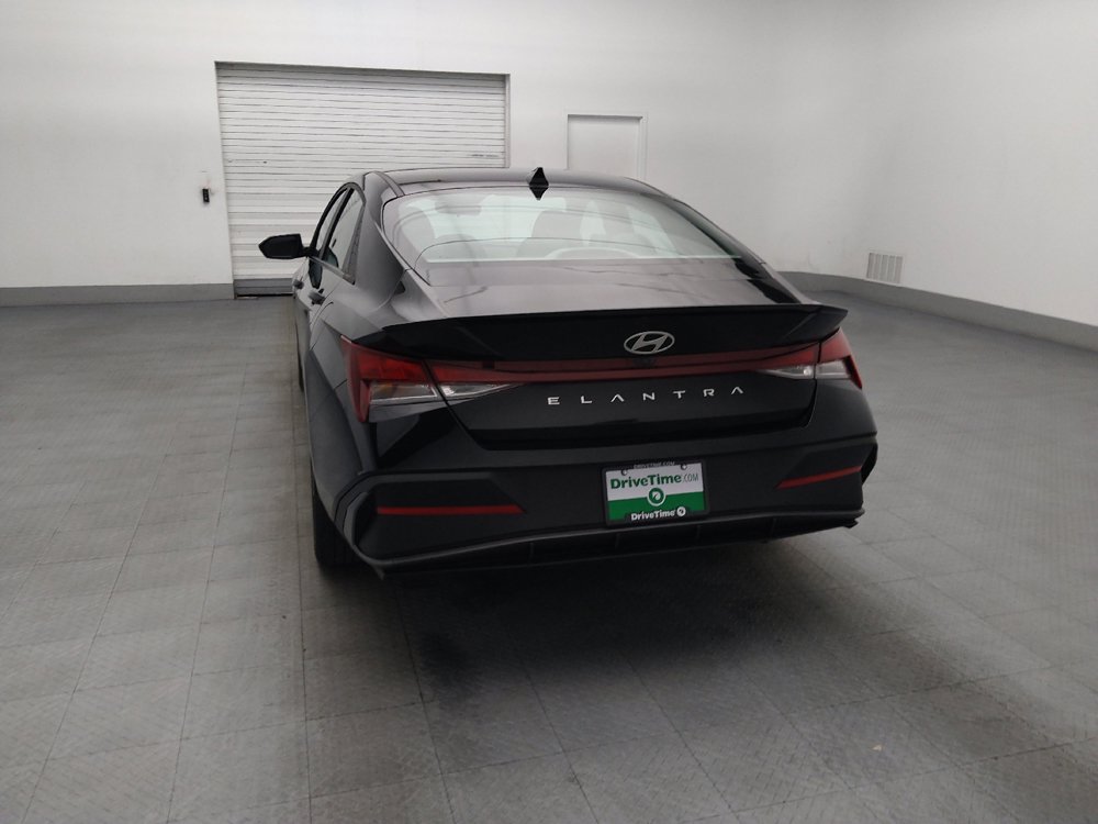 Used 2025 Hyundai Elantra Sport FWD image 6