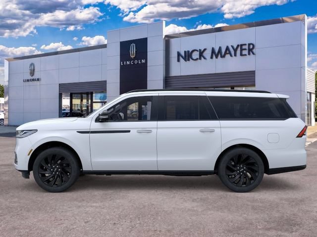 New 2026 Lincoln Navigator L Reserve w/ Jet Appearance Package AWD/4WD image 3