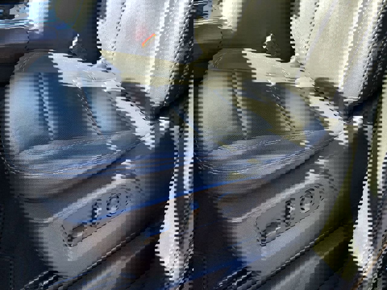 Used 2024 GMC Sierra 2500 SLT w/ SLT Convenience Package image 14