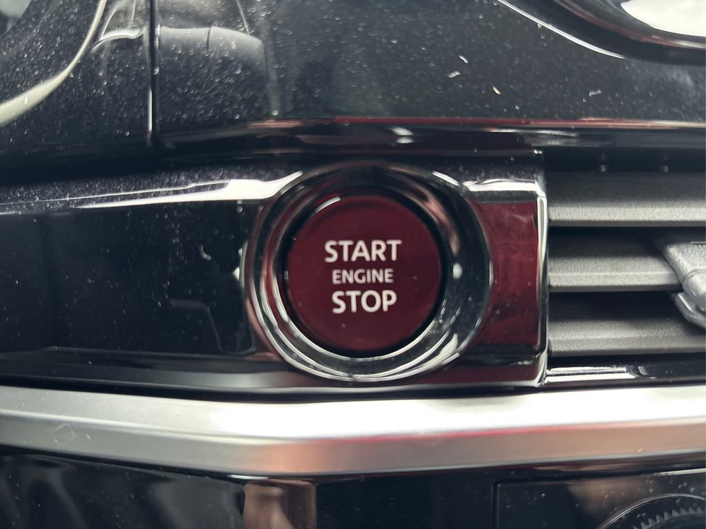 New 2025 Nissan Pathfinder SV w/ Black Appearance Package image 23