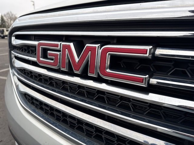 Used 2018 GMC Acadia SLE image 26