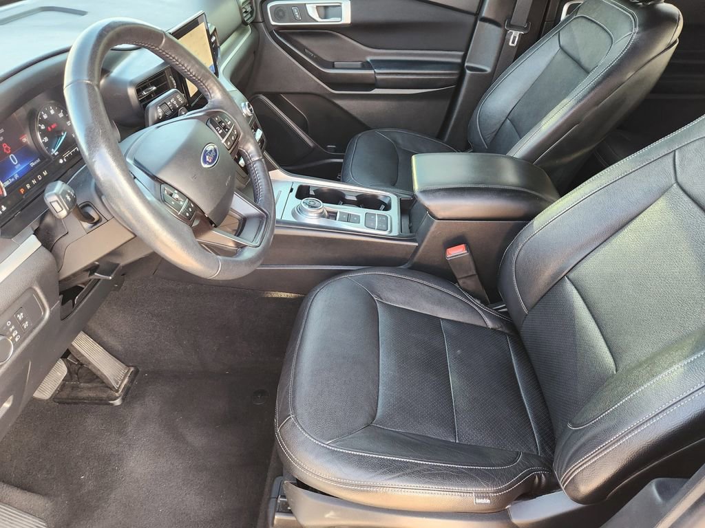 Used 2020 Ford Explorer XLT image 18