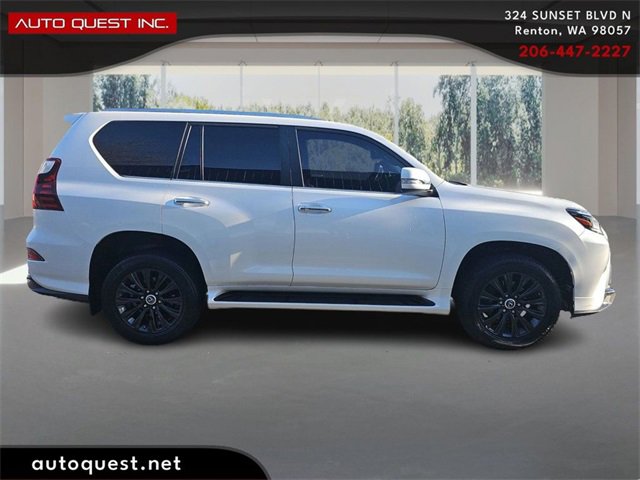 Used 2022 Lexus GX 460 Premium w/ Accessory Package image 4