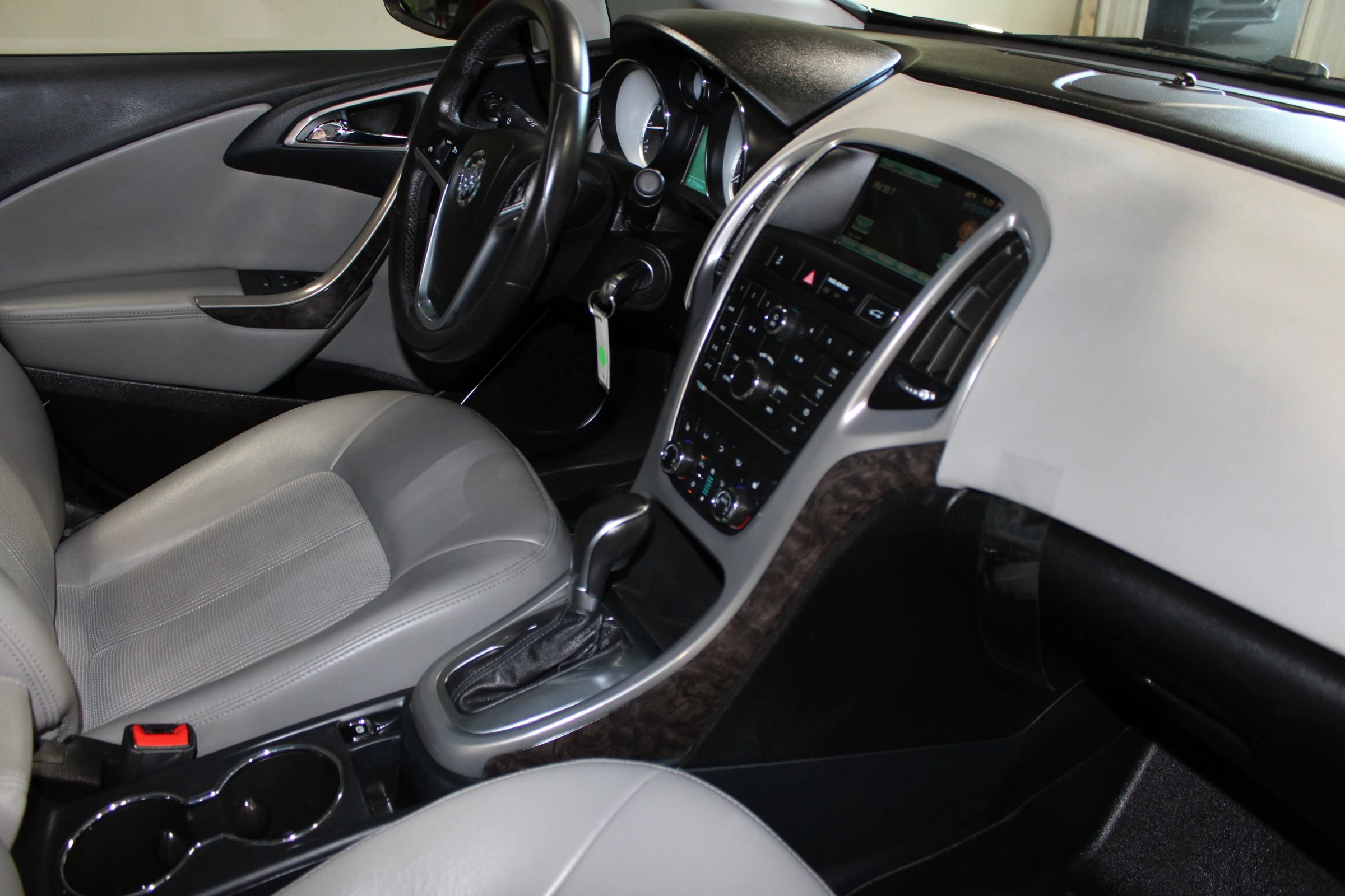 Used 2015 Buick Verano w/ Comfort Package FWD image 27