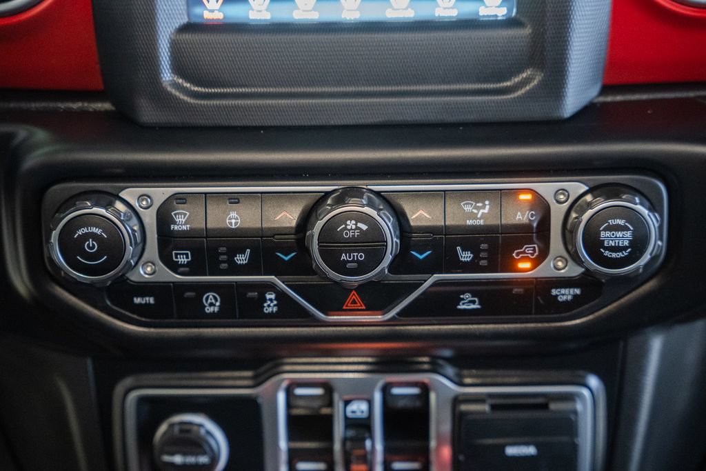 Used 2021 Jeep Gladiator Rubicon w/ LED Lighting Group AWD/4WD image 22