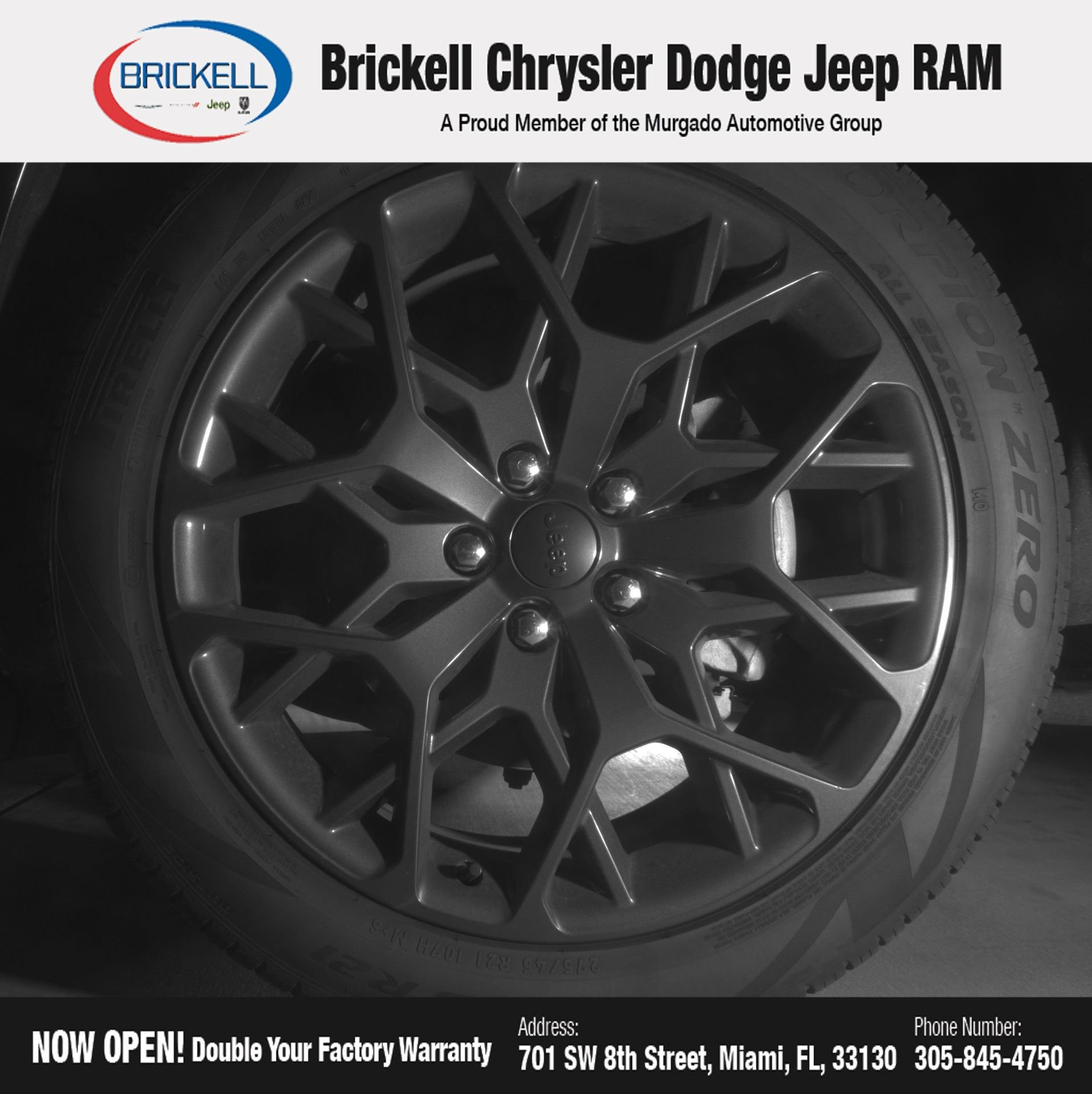 Used 2023 Jeep Grand Cherokee L Summit AWD/4WD image 10