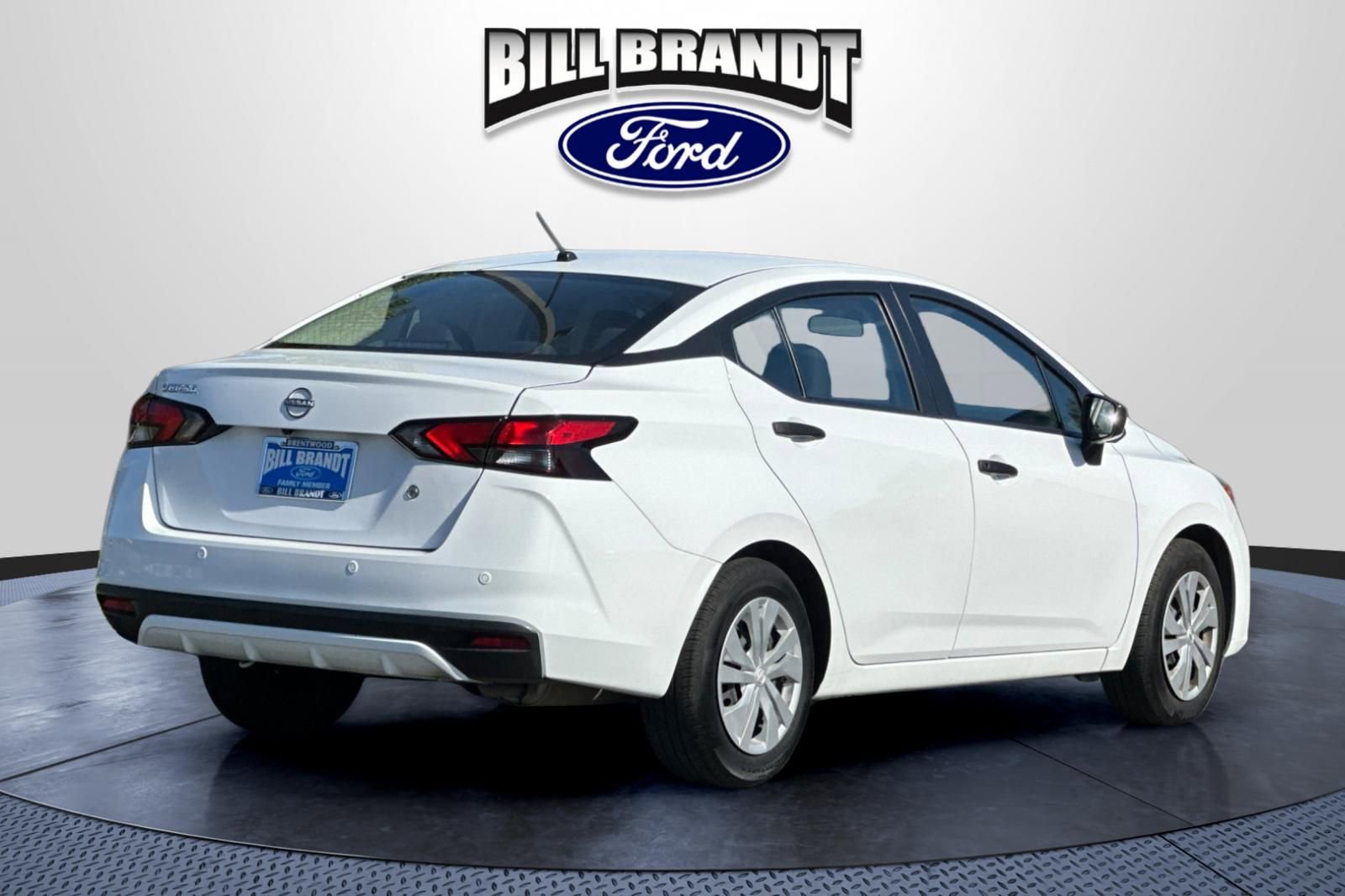 Used 2024 Nissan Versa S FWD image 3