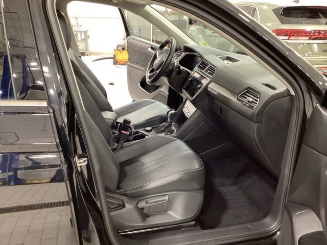 Used 2022 Volkswagen Tiguan SE image 23