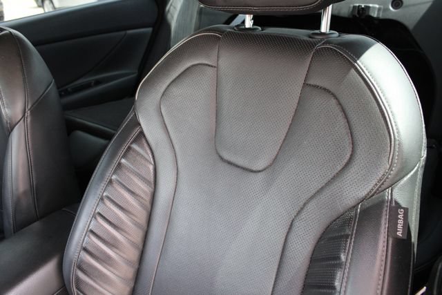 Used 2023 Hyundai Elantra Limited FWD image 6