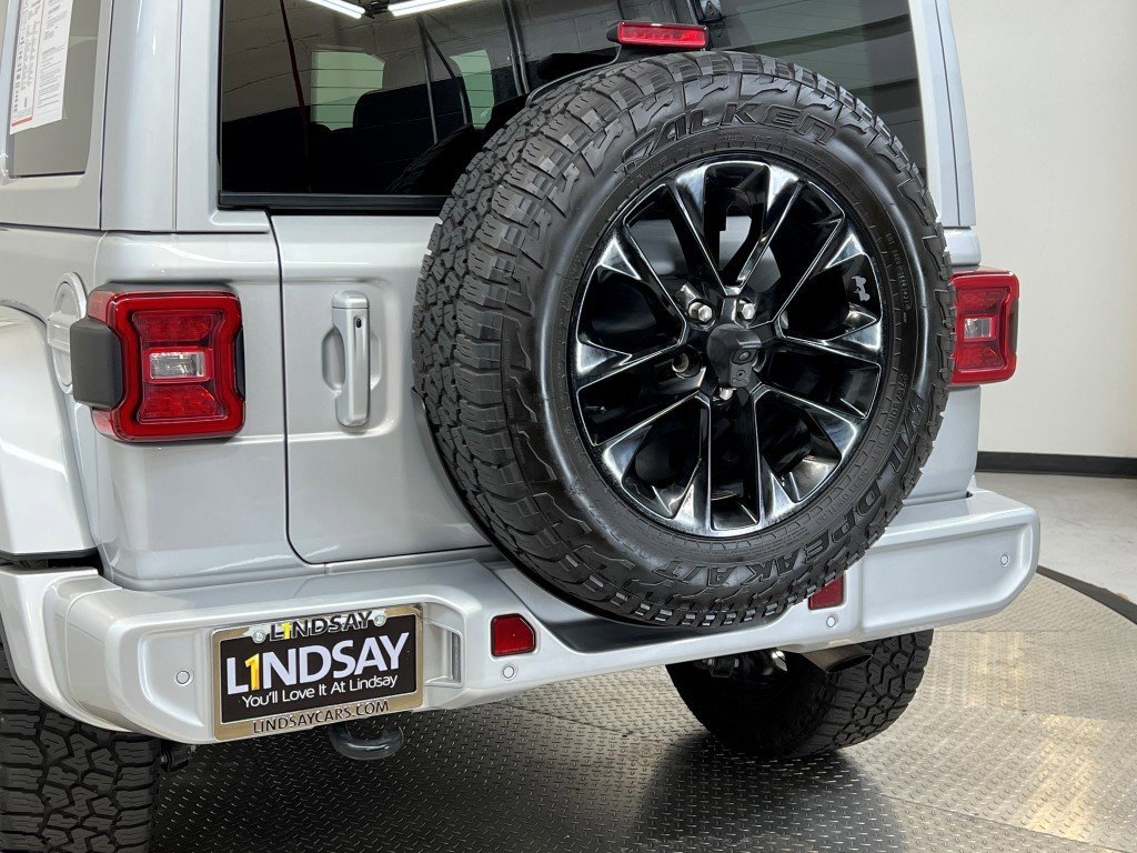 Used 2022 Jeep Wrangler Unlimited Sahara image 8