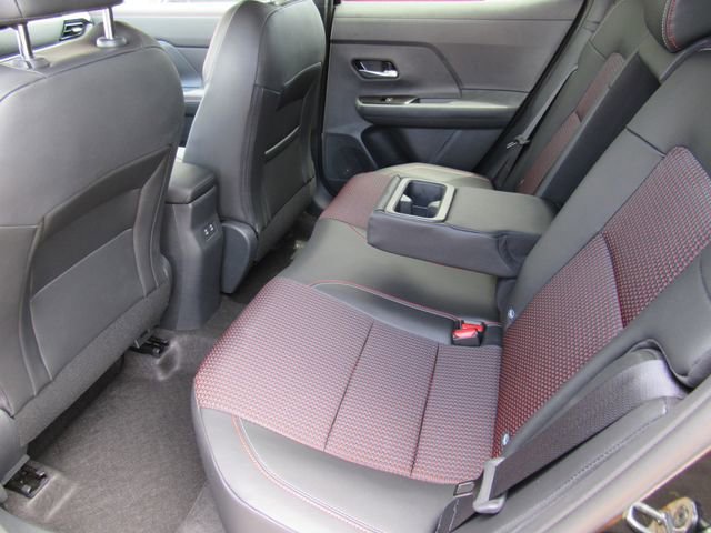 New 2026 Nissan Kicks SR FWD image 14