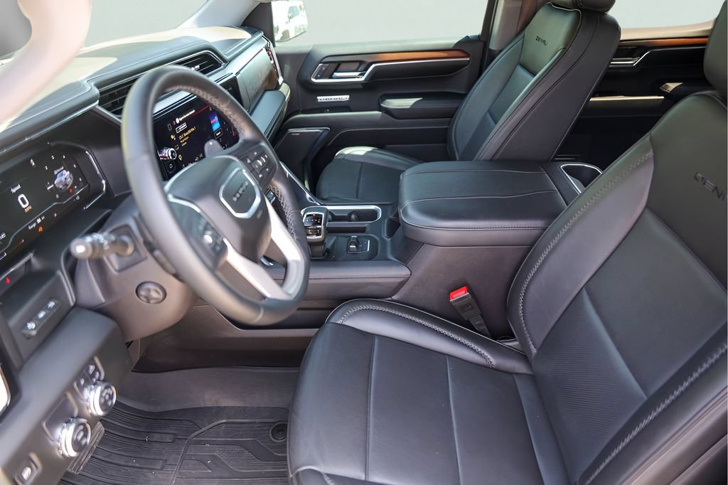 Used 2024 GMC Sierra 1500 Denali w/ Technology Package RWD image 12