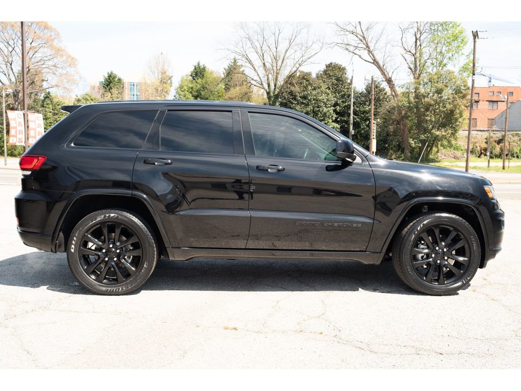 Used 2021 Jeep Grand Cherokee Laredo X image 8