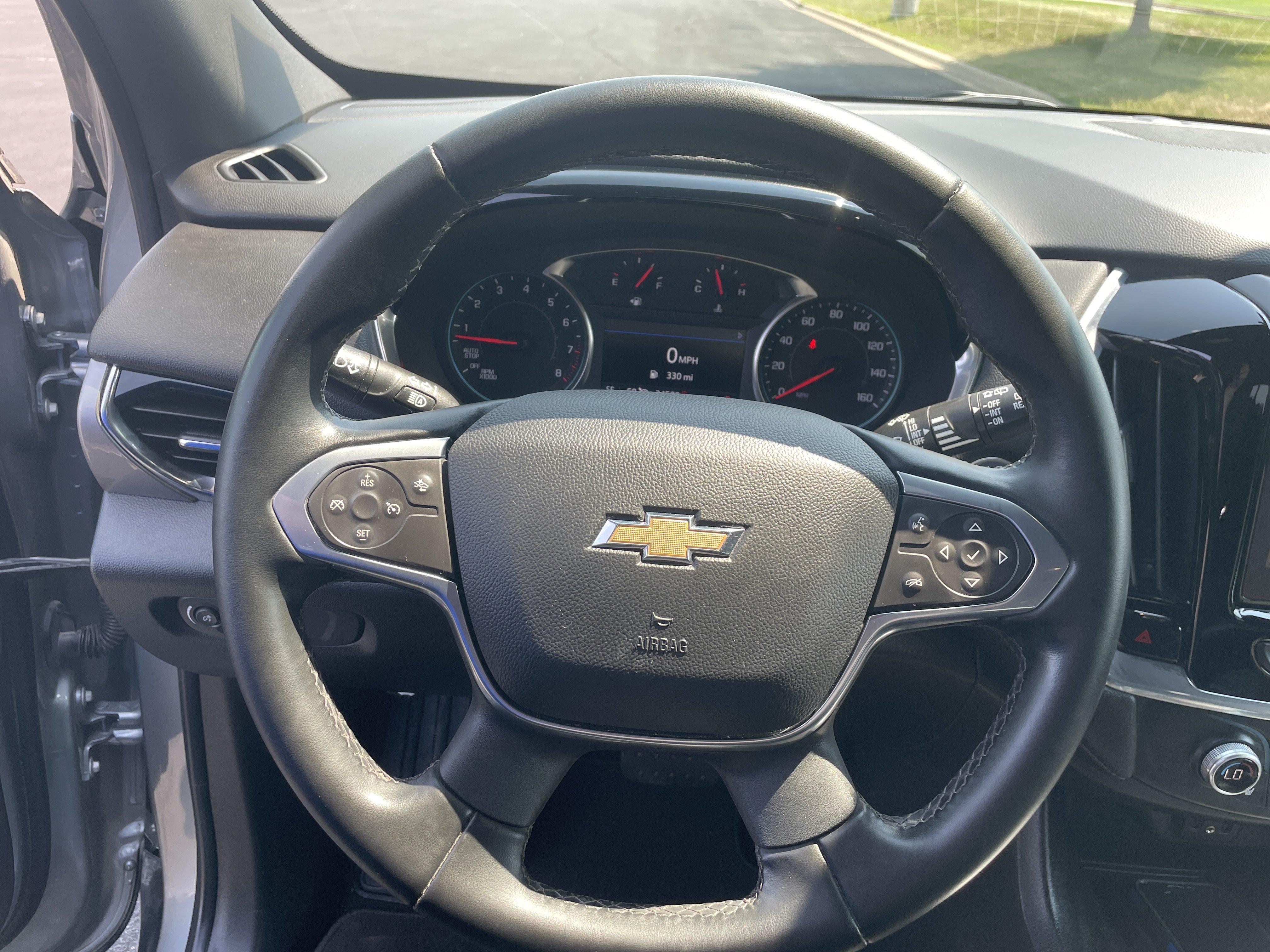 Used 2023 Chevrolet Traverse LT w/ Rear Camera Mirror Package AWD/4WD image 10