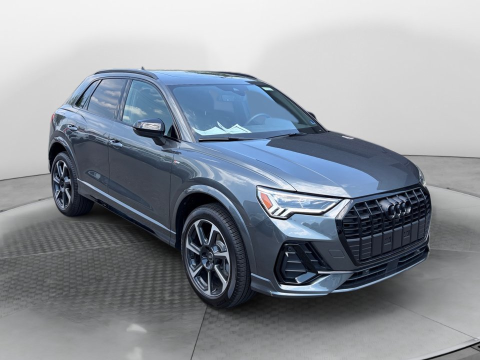 Used 2025 Audi Q3 2.0T Premium Plus w/ Premium Plus Package AWD/4WD image 1