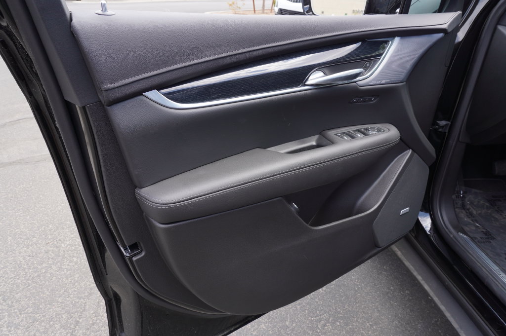New 2025 Cadillac XT5 Premium Luxury w/ Technology Package FWD image 15